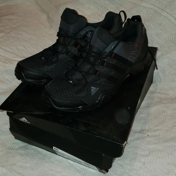 Adidas Men Shoes, Size 10, Brand New - Picture 4 of 9